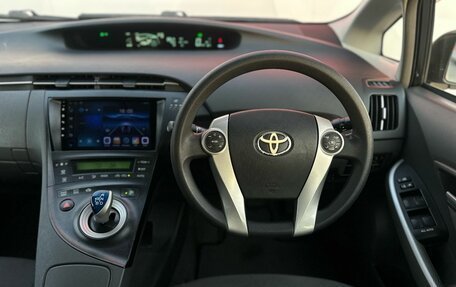 Toyota Prius, 2010 год, 900 000 рублей, 10 фотография