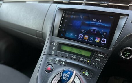 Toyota Prius, 2010 год, 900 000 рублей, 8 фотография