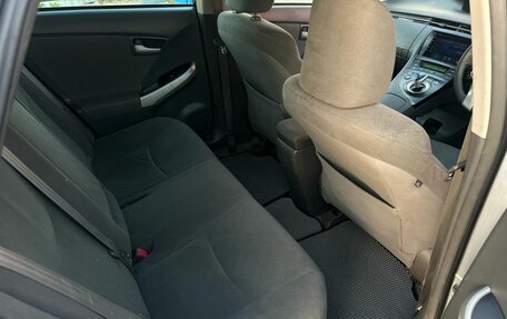 Toyota Prius, 2010 год, 900 000 рублей, 12 фотография