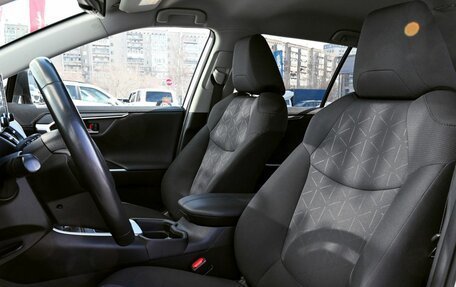 Toyota RAV4, 2020 год, 3 150 000 рублей, 9 фотография