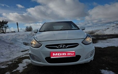 Hyundai Solaris II рестайлинг, 2011 год, 600 000 рублей, 1 фотография