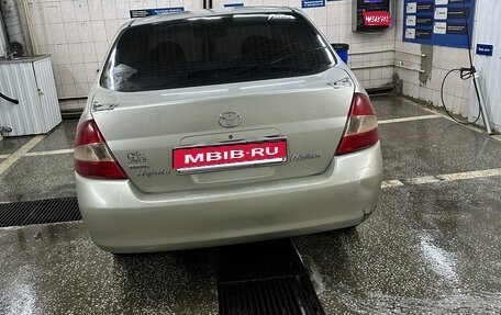 Toyota Prius IV XW50, 2002 год, 400 000 рублей, 1 фотография