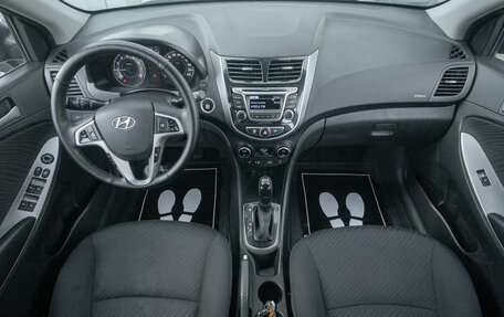 Hyundai Solaris II рестайлинг, 2015 год, 997 000 рублей, 16 фотография