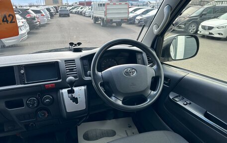 Toyota HiAce H200, 2015 год, 3 799 000 рублей, 16 фотография