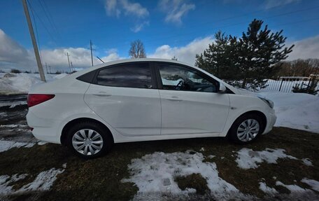 Hyundai Solaris II рестайлинг, 2011 год, 600 000 рублей, 2 фотография