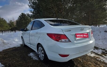 Hyundai Solaris II рестайлинг, 2011 год, 600 000 рублей, 5 фотография