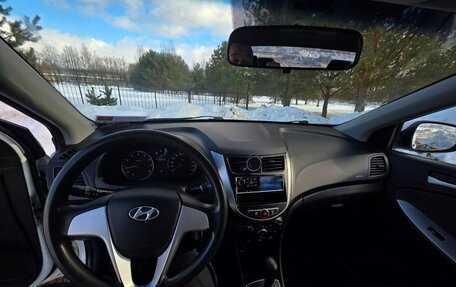 Hyundai Solaris II рестайлинг, 2011 год, 600 000 рублей, 11 фотография