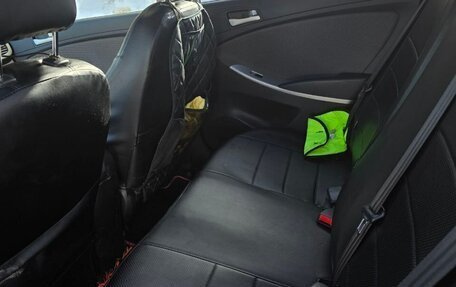 Hyundai Solaris II рестайлинг, 2011 год, 600 000 рублей, 17 фотография