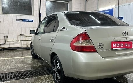 Toyota Prius IV XW50, 2002 год, 400 000 рублей, 2 фотография