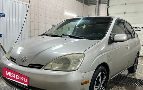 Toyota Prius IV XW50, 2002 год, 400 000 рублей, 5 фотография