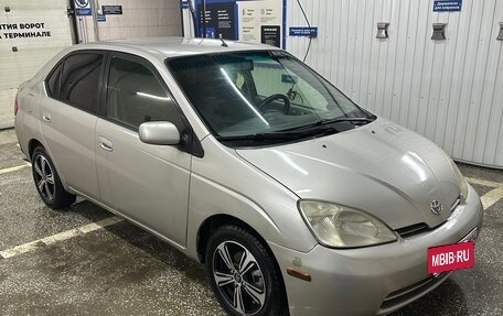 Toyota Prius IV XW50, 2002 год, 400 000 рублей, 6 фотография