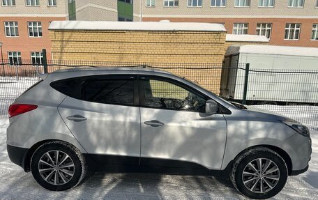 Hyundai ix35 I рестайлинг, 2013 год, 1 580 000 рублей, 2 фотография