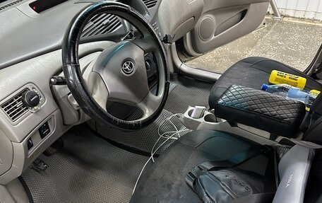 Toyota Prius IV XW50, 2002 год, 400 000 рублей, 12 фотография