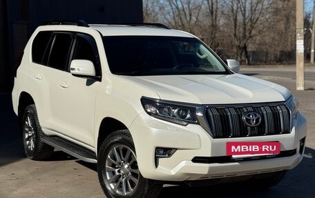 Toyota Land Cruiser Prado 150 рестайлинг 2, 2018 год, 5 000 000 рублей, 3 фотография