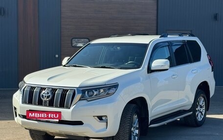 Toyota Land Cruiser Prado 150 рестайлинг 2, 2018 год, 5 000 000 рублей, 2 фотография