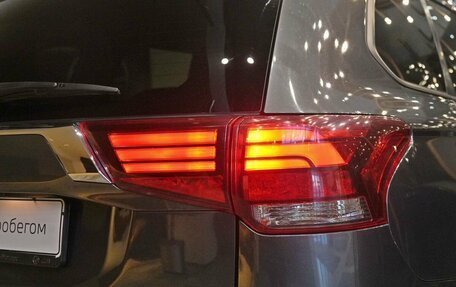 Mitsubishi Outlander III рестайлинг 3, 2019 год, 1 800 000 рублей, 6 фотография