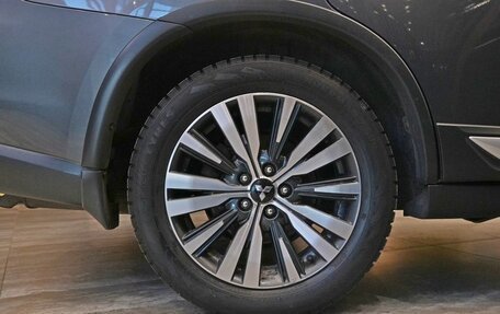 Mitsubishi Outlander III рестайлинг 3, 2019 год, 1 800 000 рублей, 4 фотография