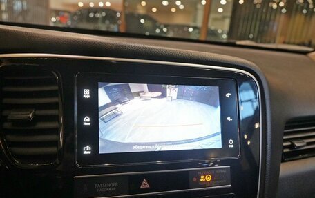 Mitsubishi Outlander III рестайлинг 3, 2019 год, 1 800 000 рублей, 12 фотография