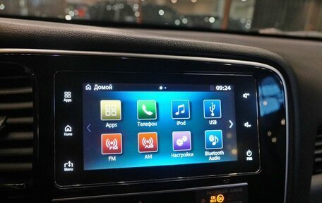 Mitsubishi Outlander III рестайлинг 3, 2019 год, 1 800 000 рублей, 13 фотография