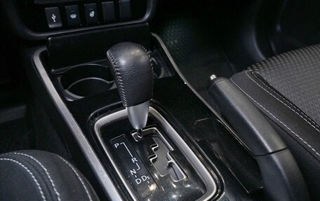 Mitsubishi Outlander III рестайлинг 3, 2019 год, 1 800 000 рублей, 15 фотография