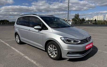 Volkswagen Touran III, 2019 год, 1 800 000 рублей, 1 фотография