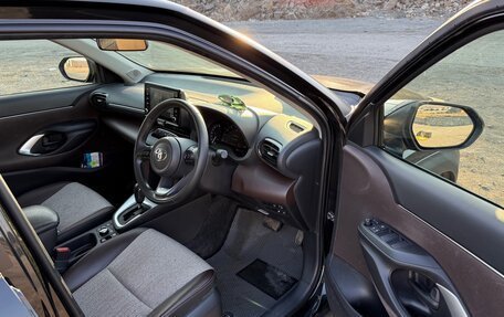 Toyota Yaris Cross, 2021 год, 2 300 000 рублей, 14 фотография