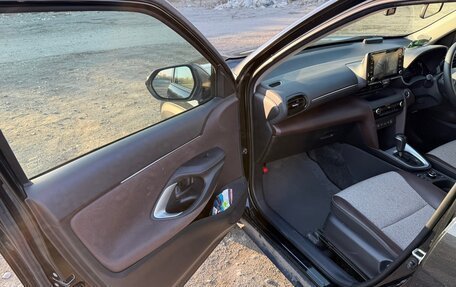 Toyota Yaris Cross, 2021 год, 2 300 000 рублей, 19 фотография