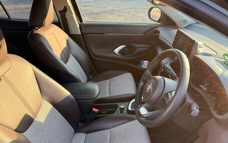 Toyota Yaris Cross, 2021 год, 2 300 000 рублей, 17 фотография