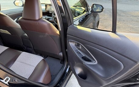 Toyota Yaris Cross, 2021 год, 2 300 000 рублей, 23 фотография