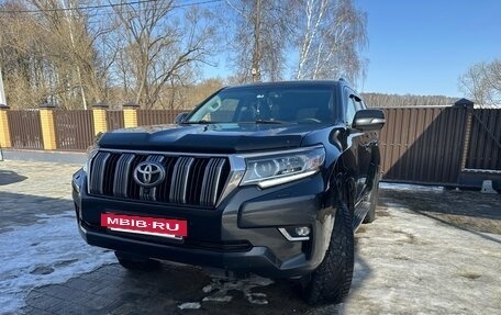 Toyota Land Cruiser Prado 150 рестайлинг 2, 2018 год, 5 350 000 рублей, 2 фотография