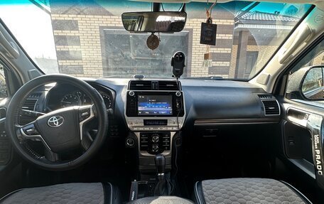 Toyota Land Cruiser Prado 150 рестайлинг 2, 2018 год, 5 350 000 рублей, 7 фотография