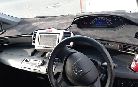 Honda Freed I, 2011 год, 850 000 рублей, 4 фотография