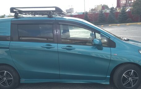 Honda Freed I, 2011 год, 850 000 рублей, 3 фотография