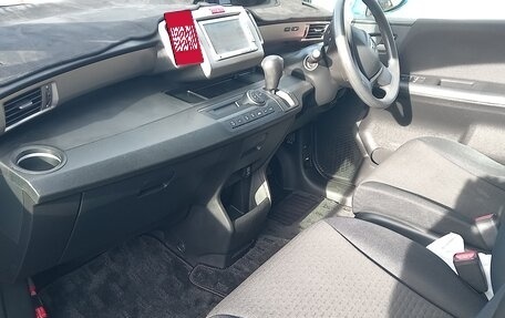 Honda Freed I, 2011 год, 850 000 рублей, 13 фотография