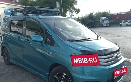 Honda Freed I, 2011 год, 850 000 рублей, 2 фотография