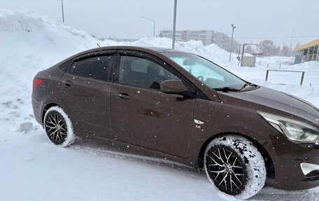 Hyundai Solaris II рестайлинг, 2015 год, 950 000 рублей, 5 фотография