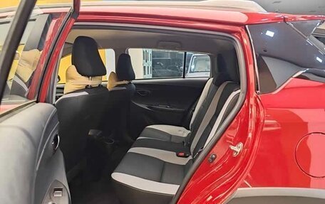 Toyota Yaris XP150 рестайлинг, 2022 год, 1 250 000 рублей, 8 фотография