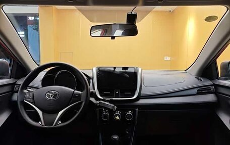 Toyota Yaris XP150 рестайлинг, 2022 год, 1 250 000 рублей, 12 фотография