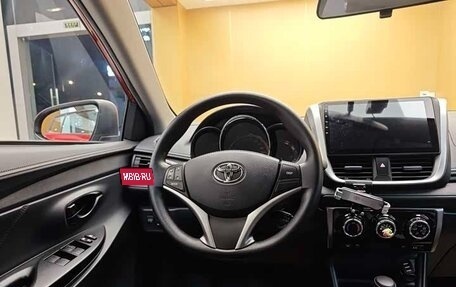 Toyota Yaris XP150 рестайлинг, 2022 год, 1 250 000 рублей, 9 фотография