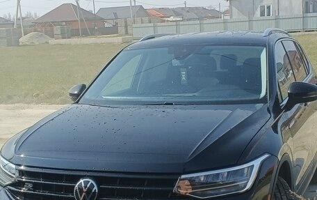 Volkswagen Tiguan II, 2022 год, 2 600 000 рублей, 1 фотография