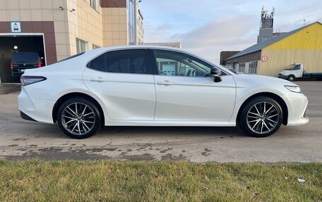 Toyota Camry, 2021 год, 3 750 000 рублей, 5 фотография