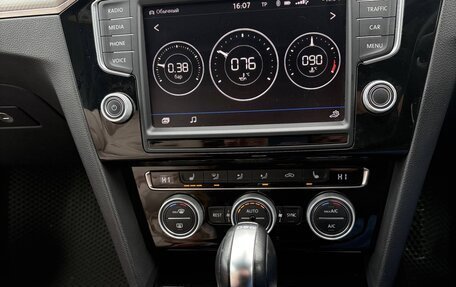 Volkswagen Passat B8 рестайлинг, 2015 год, 1 890 000 рублей, 21 фотография