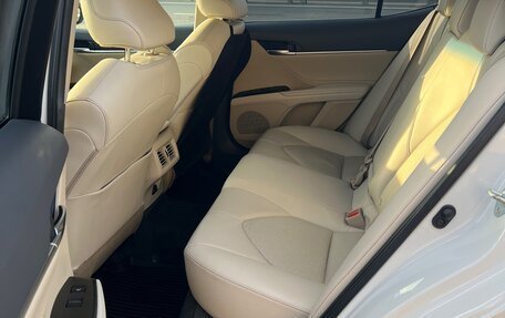 Toyota Camry, 2021 год, 3 750 000 рублей, 7 фотография