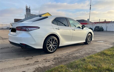 Toyota Camry, 2021 год, 3 750 000 рублей, 6 фотография