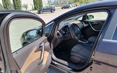 Opel Astra J, 2012 год, 950 000 рублей, 9 фотография