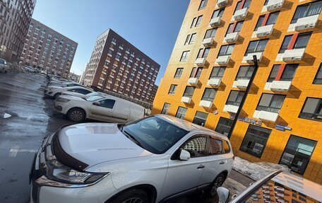 Mitsubishi Outlander III рестайлинг 3, 2016 год, 1 999 000 рублей, 2 фотография