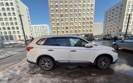 Mitsubishi Outlander III рестайлинг 3, 2016 год, 1 999 000 рублей, 3 фотография