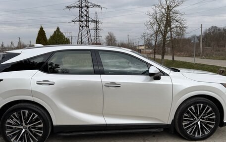Lexus RX IV рестайлинг, 2023 год, 9 300 000 рублей, 4 фотография