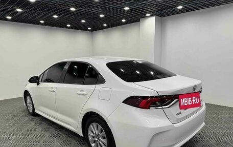 Toyota Corolla, 2022 год, 1 800 000 рублей, 5 фотография