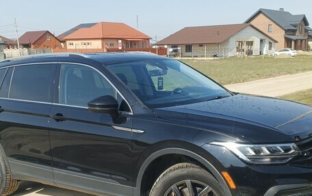 Volkswagen Tiguan II, 2022 год, 2 600 000 рублей, 3 фотография